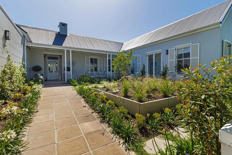 To Let 3 Bedroom Property for Rent in Steenberg Estate Western Cape